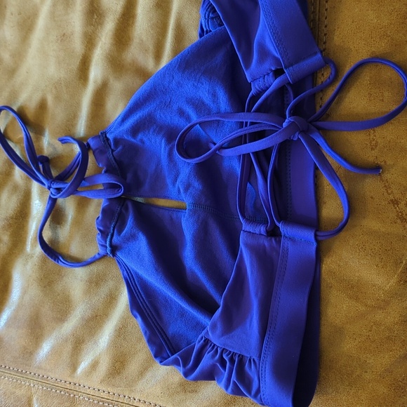 Athleta Keyhole Bikini Top XS - Picture 6 of 8